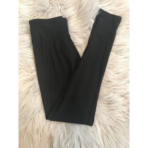 Never worn VS sport legging